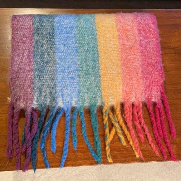 🌈colors: Chloe & Lex oversized scarf/mini … - Picture 6 of 9